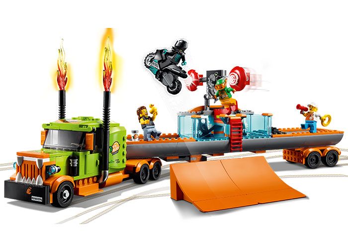 LEGO City Camionul de cascadorii
